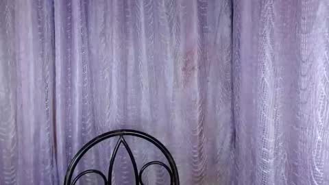 ella online show from 10.10.25