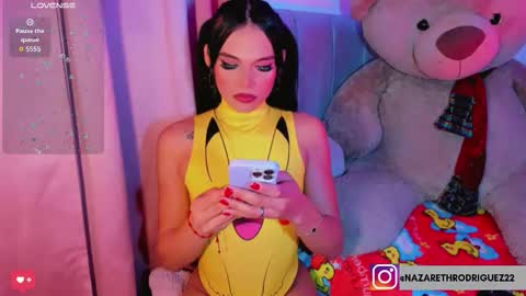 Snapshot of sexynazaa chatting on 12.22.25 Nazareth arraiz online show from 12.22.25