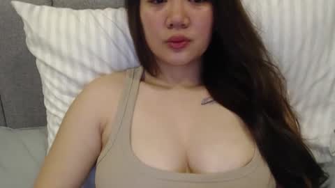 Snapshot of sexypenguin13 chatting on 12.27.24 sexypenguin13 online show from 12.27.24