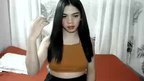 Snapshot of sexypinay_megan chatting on 12.17.25 sexypinay_megan online show from 12.17.25