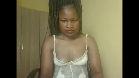 Snapshot of sexyqueenivy chatting on 09.16.25 queenivy online show from 09.16.25