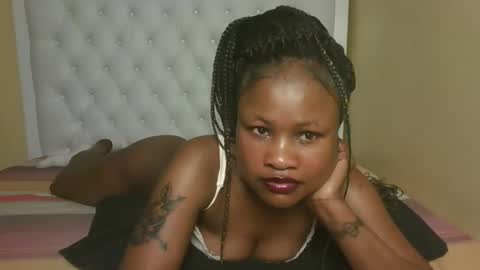 Snapshot of sexyqueenivy chatting on 10.16.25 queenivy online show from 10.16.25