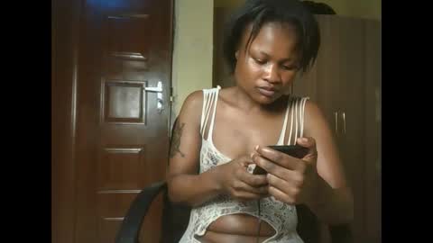 Snapshot of sexyqueenivy chatting on 10.26.25 queenivy online show from 10.26.25