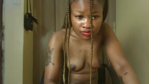 Snapshot of sexyqueenivy chatting on 11.30.25 queenivy online show from 11.30.25