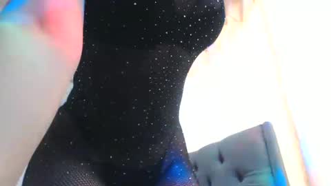 Venus Independent Model online show from 09.17.25