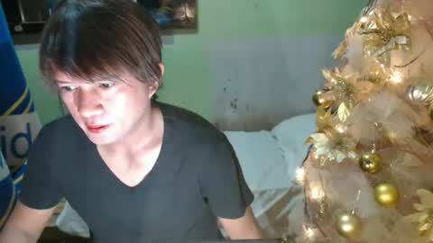 Snapshot of sexyseductionxx chatting on 12.15.25 carl online show from 12.15.25