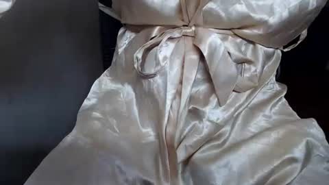 Snapshot of sexyshinixx chatting on 10.08.25 sexyshinixx online show from 10.08.25