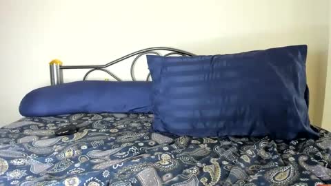 Snapshot of sexystbboy chatting on 01.08.25 Artem online show from 01.08.25