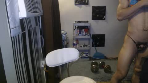 Snapshot of sexystrongcum chatting on 10.28.25 sexystrongcum online show from 10.28.25