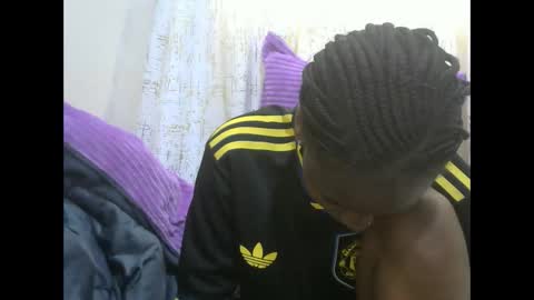 Snapshot of sexytinyy chatting on 11.02.25 maria online show from 11.02.25