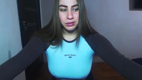 Snapshot of sexyyuliia777 chatting on 12.16.25 Yuliia online show from 12.16.25