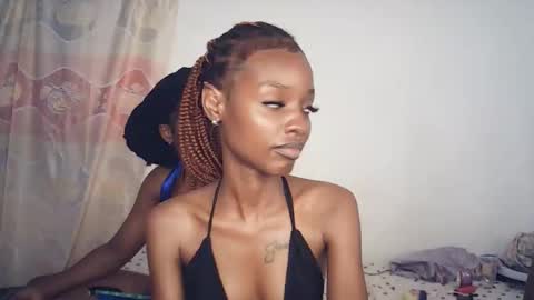 Snapshot of sexyzuriel chatting on 02.26.26 sexyzuriel online show from 02.26.26