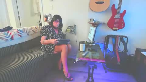 CD    Jeanne online show from 03.04.25