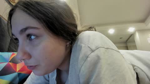 Snapshot of shadow_raffi chatting on 02.02.25 shadow_raffi online show from 02.02.25