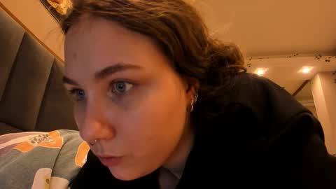 Snapshot of shadow_raffi chatting on 10.16.25 shadow_raffi online show from 10.16.25