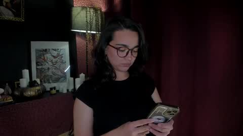 Snapshot of shadowlotus_ chatting on 10.14.25 Lily online show from 10.14.25