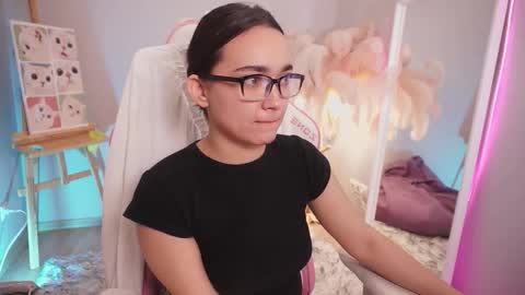 Snapshot of shadowlotus_ chatting on 10.30.25 Lily online show from 10.30.25