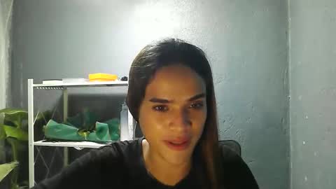 Snapshot of shaharra chatting on 11.20.25 shaharra online show from 11.20.25