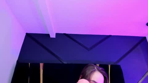 Shaina Vasquez online show from 12.22.24