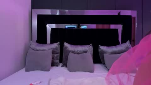 Shaina Vasquez online show from 02.01.26