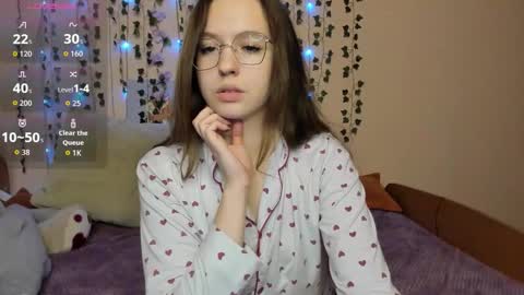 Vivian online show from 10.19.25