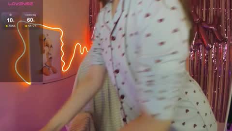 Vivian online show from 12.19.25