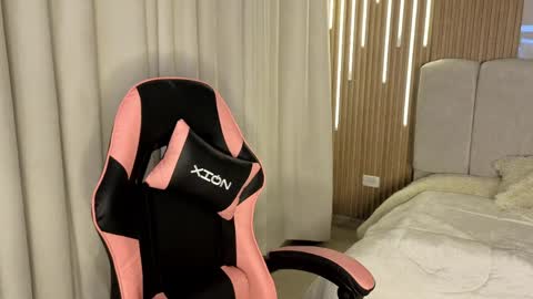 shalomm_ online show from 04.07.26