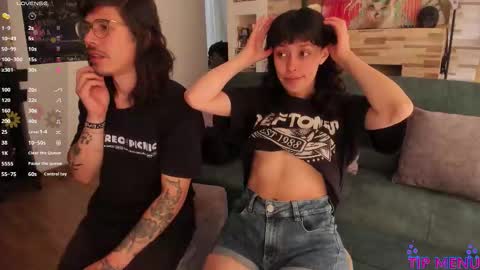 Snapshot of shamelesss_ chatting on 10.24.25 shamelesss_ online show from 10.24.25