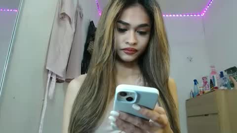 Snapshot of shanegreents chatting on 11.28.25 bini aiah online show from 11.28.25