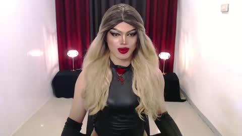 Snapshot of shanex01 chatting on 12.07.24 Shane X online show from 12.07.24