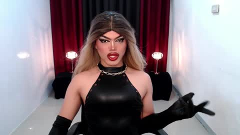 Snapshot of shanex01 chatting on 12.15.24 Shane X online show from 12.15.24