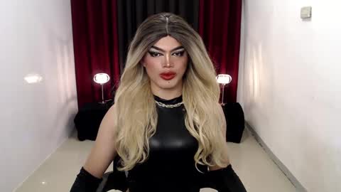 Snapshot of shanex01 chatting on 12.15.24 Shane X online show from 12.15.24