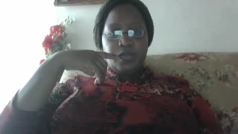 Snapshot of shanice_joy chatting on 11.08.25 Joy online show from 11.08.25