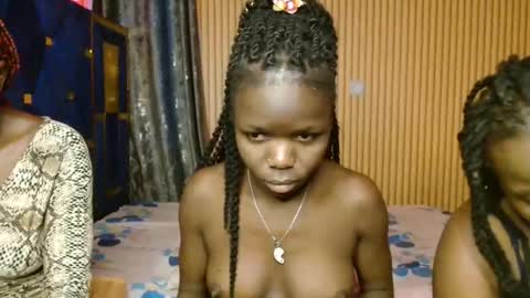 Shaniz online show from 11.16.25