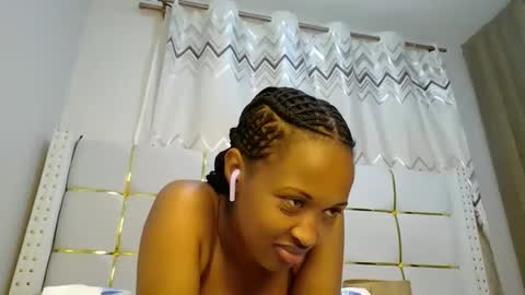 Snapshot of shanizz001 chatting on 01.06.25 shanizz online show from 01.06.25