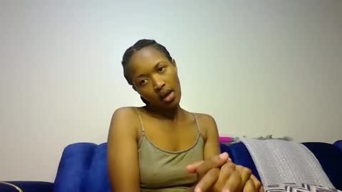 Snapshot of shanizz001 chatting on 01.12.25 shanizz online show from 01.12.25