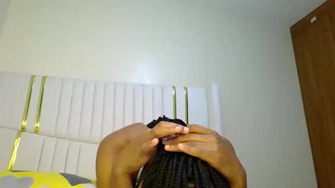 Snapshot of shanizz001 chatting on 01.14.25 shanizz online show from 01.14.25