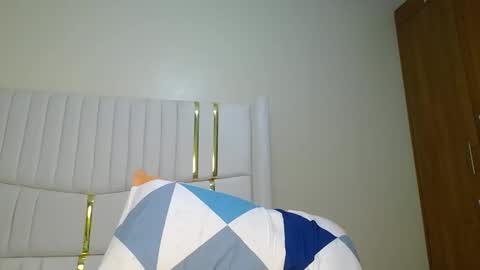 Snapshot of shanizz001 chatting on 01.19.25 shanizz online show from 01.19.25