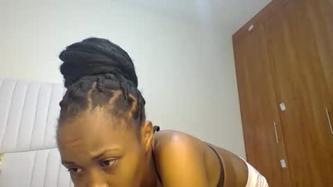 Snapshot of shanizz001 chatting on 01.22.25 shanizz online show from 01.22.25