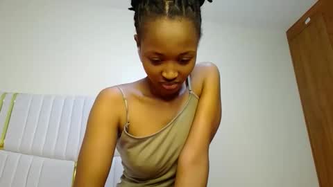 Snapshot of shanizz001 chatting on 01.28.25 shanizz online show from 01.28.25