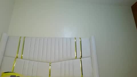 Snapshot of shanizz001 chatting on 02.13.25 shanizz online show from 02.13.25