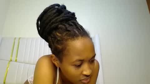 Snapshot of shanizz001 chatting on 02.16.25 shanizz online show from 02.16.25