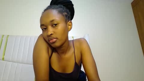 Snapshot of shanizz001 chatting on 02.19.25 shanizz online show from 02.19.25