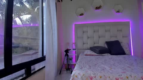 Shana online show from 02.04.25