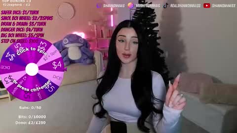 Snapshot of shannonblooms chatting on 12.04.25 Shanmais online show from 12.04.25