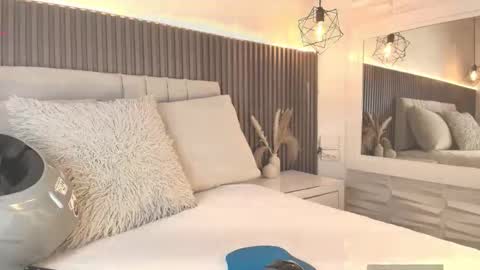 SHANON online show from 12.20.25