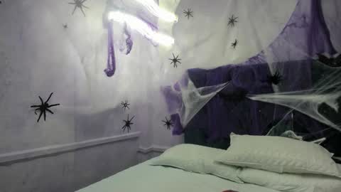 Snapshot of shantala_nastasiia chatting on 10.31.25 shantala nastasiia online show from 10.31.25