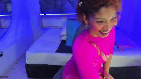 Snapshot of shantall_bluuee chatting on 02.27.26 shantall bluuee online show from 02.27.26