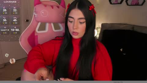Snapshot of shantall_vidales chatting on 12.29.24 online show from 12.29.24