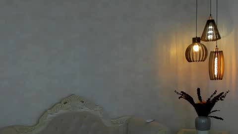 Snapshot of shantallknowless chatting on 02.13.25 ShantallKnowles online show from 02.13.25